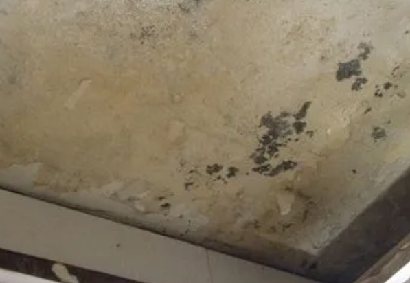 纳雍阳台漏水维修公司分享下纳雍卫生间渗水维修需要注意哪些问题。